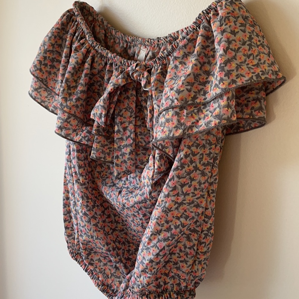 Cute Ruffled Tube Top - Picture 8 of 8